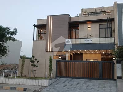 Main Double Road House For Sale