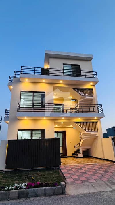 5 Marla House for Sale in FMC Prime Location