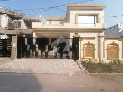 Prominently-Located Prime Location House Available In Wapda Town Phase 1 - Block E For sale