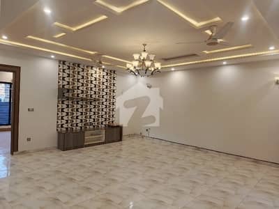 Bahria Town Ph8 Overseas 2 10 Marla Brand New Condition House Available For Rent