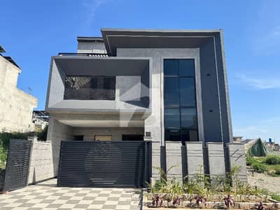 House For Sale In Rs. 38000000