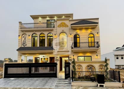 ایم پی سی ایچ ایس - بلاک ای ایم پی سی ایچ ایس ۔ ملٹی گارڈنز,بی ۔ 17,اسلام آباد میں 6 کمروں کا 12 مرلہ مکان 5.8 کروڑ میں برائے فروخت۔