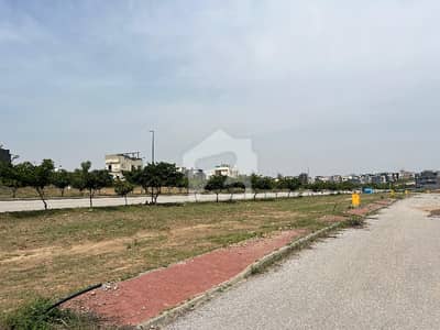 5 Marla Boulevard Category Plot with Extra Land in Bahria Town Phase 8 Block K