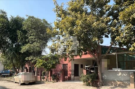 جوہر ٹاؤن فیز 2 جوہر ٹاؤن,لاہور میں 1 کنال عمارت 9.0 کروڑ میں برائے فروخت۔ جوہر ٹاؤن فیز 2 جوہر ٹاؤن,لاہور میں 1 کنال عمارت 9.0 کروڑ میں برائے فروخت۔