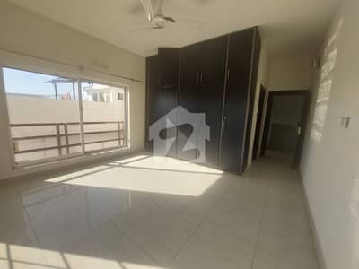CORNER BEAUTIFUL LOCATION AND VIEW UPPER PORTION