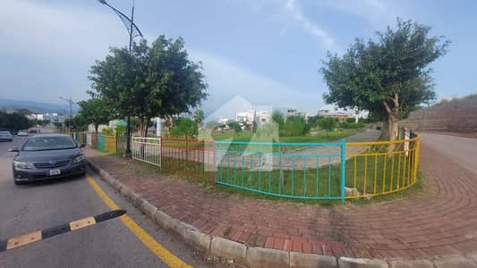 SOLID LAND 5 MARLA PLOT WITH FRONT OPEN VIEW