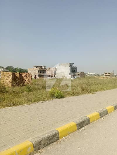 G 15/3 Double Road Plot For Sale Beautiful Location Park Peck