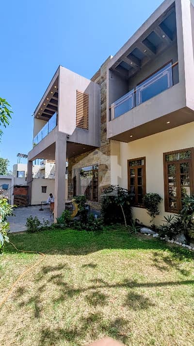 500 Yard Bungalow For Sale DHA Phase 5 Kh-E- Shujjat Lik Brand New