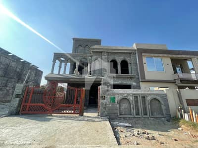 10 MARLA GREY STRUCTURE HOISE ON MAIN BOULEVARD AVAILABLE FOR SALE