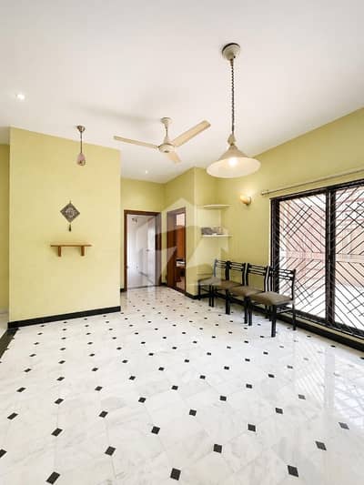 Prime Location | 1 Kanal Separate Upper Portion For Rent In DHA Phase 4 | Ideal For Families Prime Location | 1 Kanal Separate Upper Portion For Rent In DHA Phase 4 | Ideal For Families