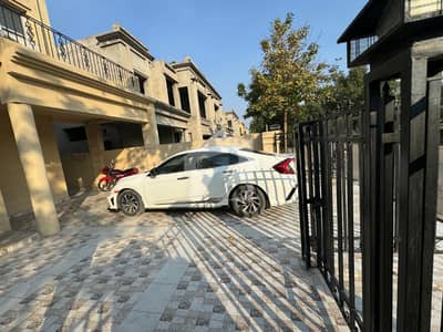 12 Marla Beautiful House For Sale In Royal Residencia Lahore.