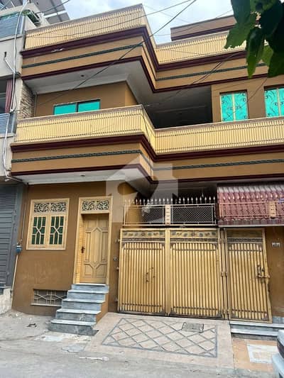 5 مرلہ گھر برائے فروخت سیکٹر F8 فیز 6 حیات آباد سیکٹر F8 فیز 6 حیات آباد میں ایک خوبصورت اور کشادہ 5 مرلہ گھر بہترین لوکیشن پر فروخت کے لیے دستیاب ہے۔   9 کمرے   7 باتھ روم   ڈبل وے گھر   مارکیٹ، پارک اور مسجد کے قریب   رہائش اور انویسٹمنٹ دونوں کے لیے بہترین  Demand 3 crore 10 lakh    For More Details & Visit: