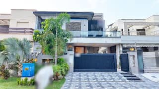 Prime Location In DHA Phase 8 10 Marla House For sale