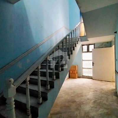 Prominently-Located 2 Kanal Upper Portion Available In Garden Town Prominently-Located 2 Kanal Upper Portion Available In Garden Town