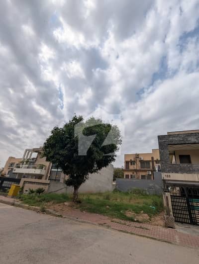 1 Kanal Premium Plot and Prime Location