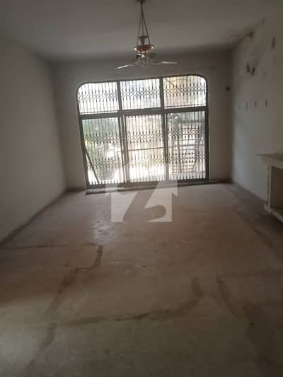 F-8/3 Reasonable Price Demolishable House For Sale