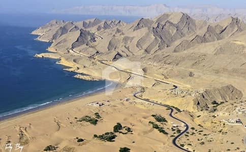 موضع شتانگی گوادر میں 8 کنال رہائشی پلاٹ 2.0 لاکھ میں برائے فروخت۔