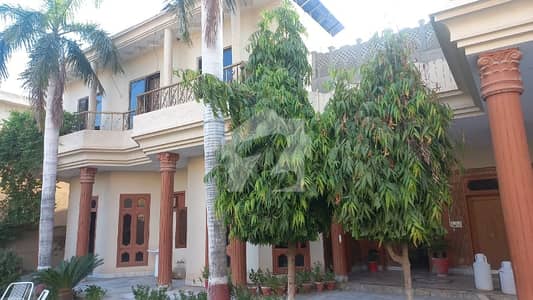 گلگشت کالونی ملتان میں 5 کمروں کا 1 کنال مکان 3.5 کروڑ میں برائے فروخت۔ گلگشت کالونی ملتان میں 5 کمروں کا 1 کنال مکان 3.5 کروڑ میں برائے فروخت۔