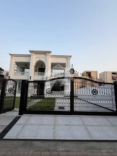 A BEAUTIFUL 1 KANAL HOUSE FOR SALE IN JANIPER BLOCK SECTOR C BAHRIA TOWN LAHORE