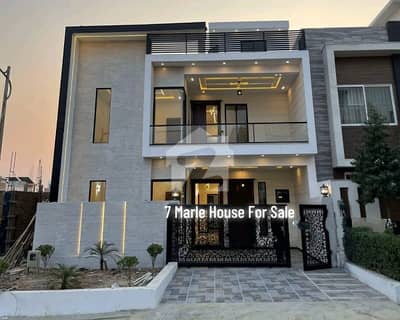 1800 Square Feet House For sale In B-17