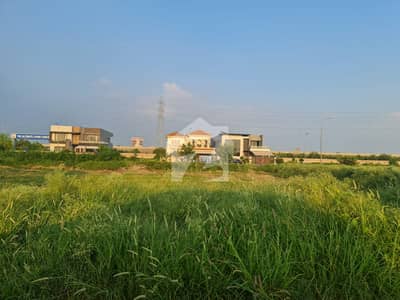 2 KANAL PLOT AVAILABLE FOR SALE PRIME LOCATION