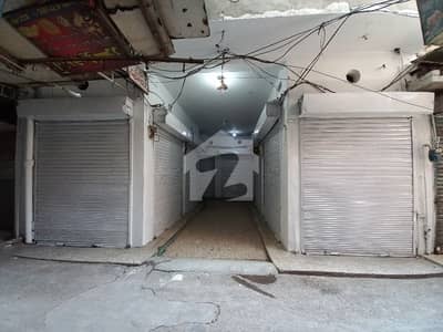 اچھرہ لاہور میں 4 مرلہ دکان 3.9 کروڑ میں برائے فروخت۔