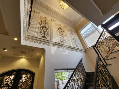 (A+ MATERIAL)5 MARLA LUXURY AND MODERN HOUSE AVAILABLE FOR SALE NEAR TO MAIN ENTRANCE OF PARK VIEW CITY LAHORE