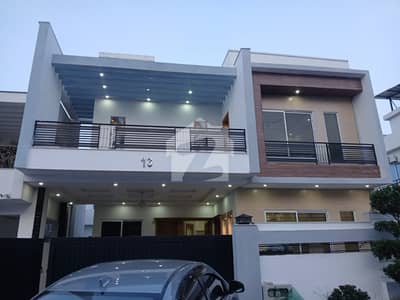 بحریہ انکلیو - سیکٹر سی 3 بحریہ انکلیو,بحریہ ٹاؤن,اسلام آباد میں 5 کمروں کا 10 مرلہ مکان 4.8 کروڑ میں برائے فروخت۔ بحریہ انکلیو - سیکٹر سی 3 بحریہ انکلیو,بحریہ ٹاؤن,اسلام آباد میں 5 کمروں کا 10 مرلہ مکان 4.8 کروڑ میں برائے فروخت۔