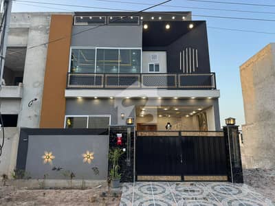 بخ ولاز فیز 2 - مانک بلاک بوچ ایگزیکٹو ولاز - فیز 2,بش ایگزیکٹو ولاز,ملتان میں 4 کمروں کا 5 مرلہ مکان 2.2 کروڑ میں برائے فروخت۔