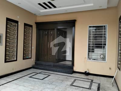 In Bahria Enclave - Sector N Lower Portion Sized 8 Marla For rent