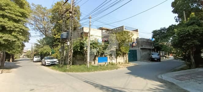 22 Marla Corner House For Sale