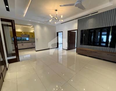 House Sized 5 Marla Available In Bahria Town - Sector E