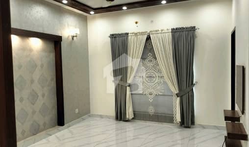 بحریہ ٹاؤن سیکٹر ای بحریہ ٹاؤن,لاہور میں 5 کمروں کا 10 مرلہ مکان 3.2 کروڑ میں برائے فروخت۔