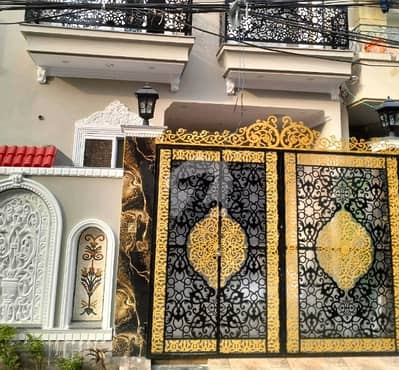 سپر ٹاون لاہور میں 3 کمروں کا 5 مرلہ مکان 3.1 کروڑ میں برائے فروخت۔