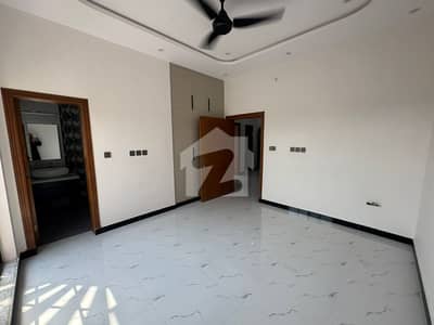 10 Marla Slightly Used House For Rent In Bahria Town Phase 8 Overseas Sector