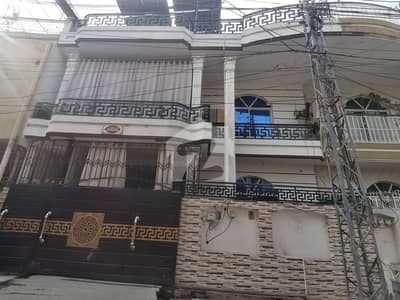 افشاں کالونی راولپنڈی میں 4 کمروں کا 8 مرلہ مکان 3.5 کروڑ میں برائے فروخت۔