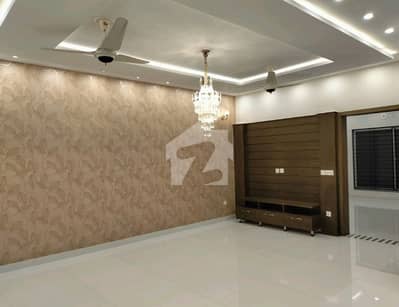 A Well Designed House Is Up For Sale In An Ideal Location In Lahore