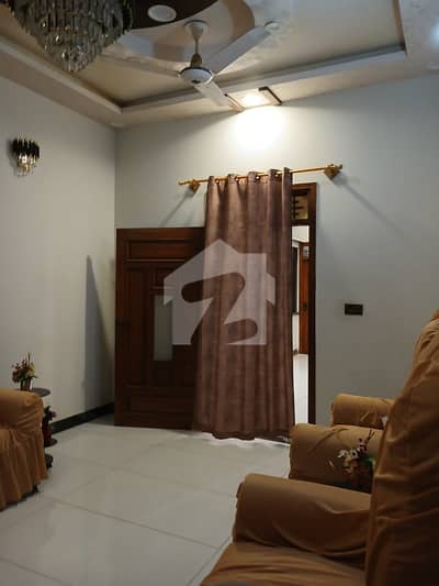 3 Bed D/D Portion Lease With Roof With Attached Bathrooms In Gulshan-e-Iqbal Block 13/D Demand :39000000