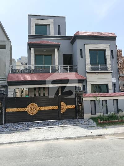 A Spacious 10 Marla House With Basement At Overseas A Block Bahria Town Is For Sale