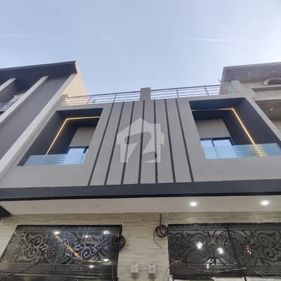 نشتر کالونی لاہور میں 3 کمروں کا 3 مرلہ مکان 82.0 لاکھ میں برائے فروخت۔