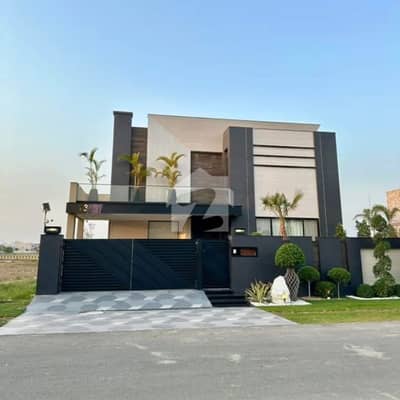 01 KANAL MODERN DESIGN HOUSE FOR SALE 1 Years Uesd & 1 Bed Uesd only Fully loaded Furnished Original pictures