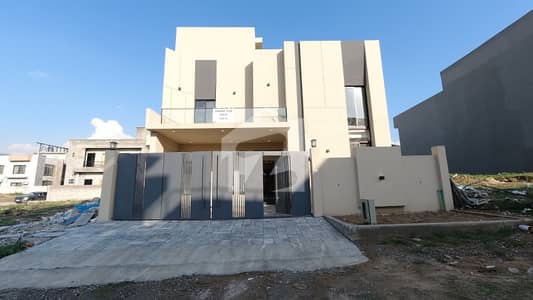 HOUSE AVAILABLE FOR SALE C SIZE 10 MARLA IN MULTI GARDENS B-17 ISLAMABAD