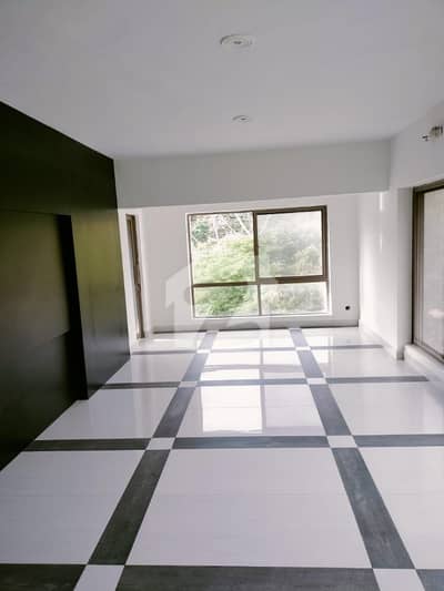 3 Bed Spacious Apartment With Open View.