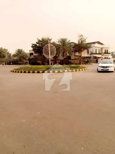 پیراگون سٹی - امپیریل بلاک پیراگون سٹی,لاہور میں 5 مرلہ رہائشی پلاٹ 1.35 کروڑ میں برائے فروخت۔