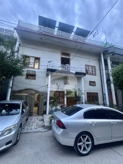 سیٹیلائیٹ ٹاؤن - بلاک ڈی سیٹیلائیٹ ٹاؤن,راولپنڈی میں 6 کمروں کا 7 مرلہ مکان 7.0 کروڑ میں برائے فروخت۔