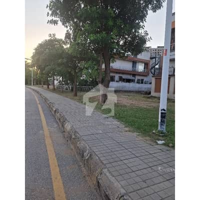 Heighted Location Boulevard Corner With Extra Land Back Open 10 Marla Residencial Plot In Overseas Sector 6
