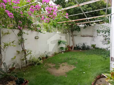 گلستانِِ جوہر ۔ بلاک 14 گلستانِ جوہر,کراچی میں 3 کمروں کا 12 مرلہ فلیٹ 2.6 کروڑ میں برائے فروخت۔
