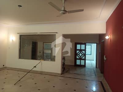 ڈی ایچ اے فیز 3 ڈیفنس (ڈی ایچ اے),لاہور میں 3 کمروں کا 1 کنال بالائی پورشن 1.45 لاکھ میں کرایہ پر دستیاب ہے۔