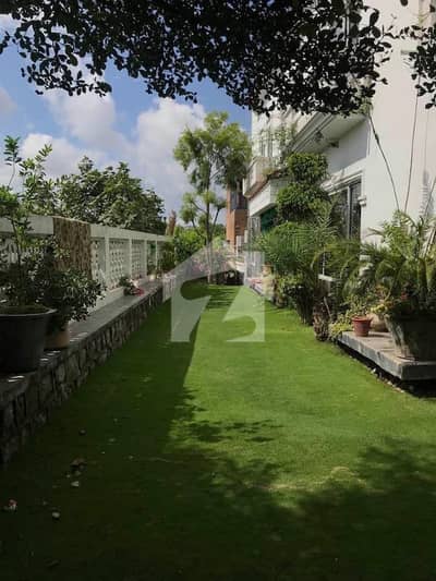 Beautiful Corner House Extra Land Paid