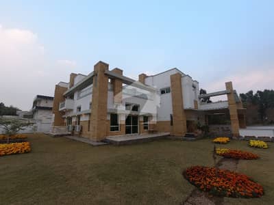 Main Double Road Naval Anchorage House Sized 2 Kanal Corner